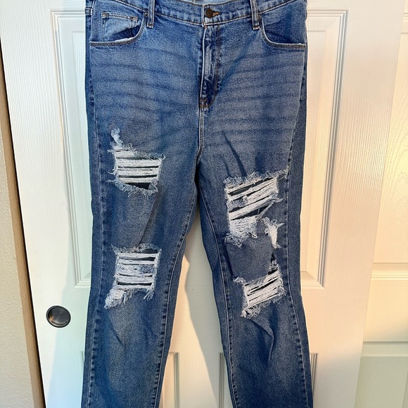 Fashionnova Distressed Blue Jeans - Picture 1 of 3